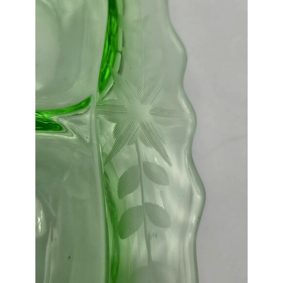 Cambridge Etched Green Uranium Glass 5-part Relish Serving Dish W/Ornate Stand - Picture 11 of 16